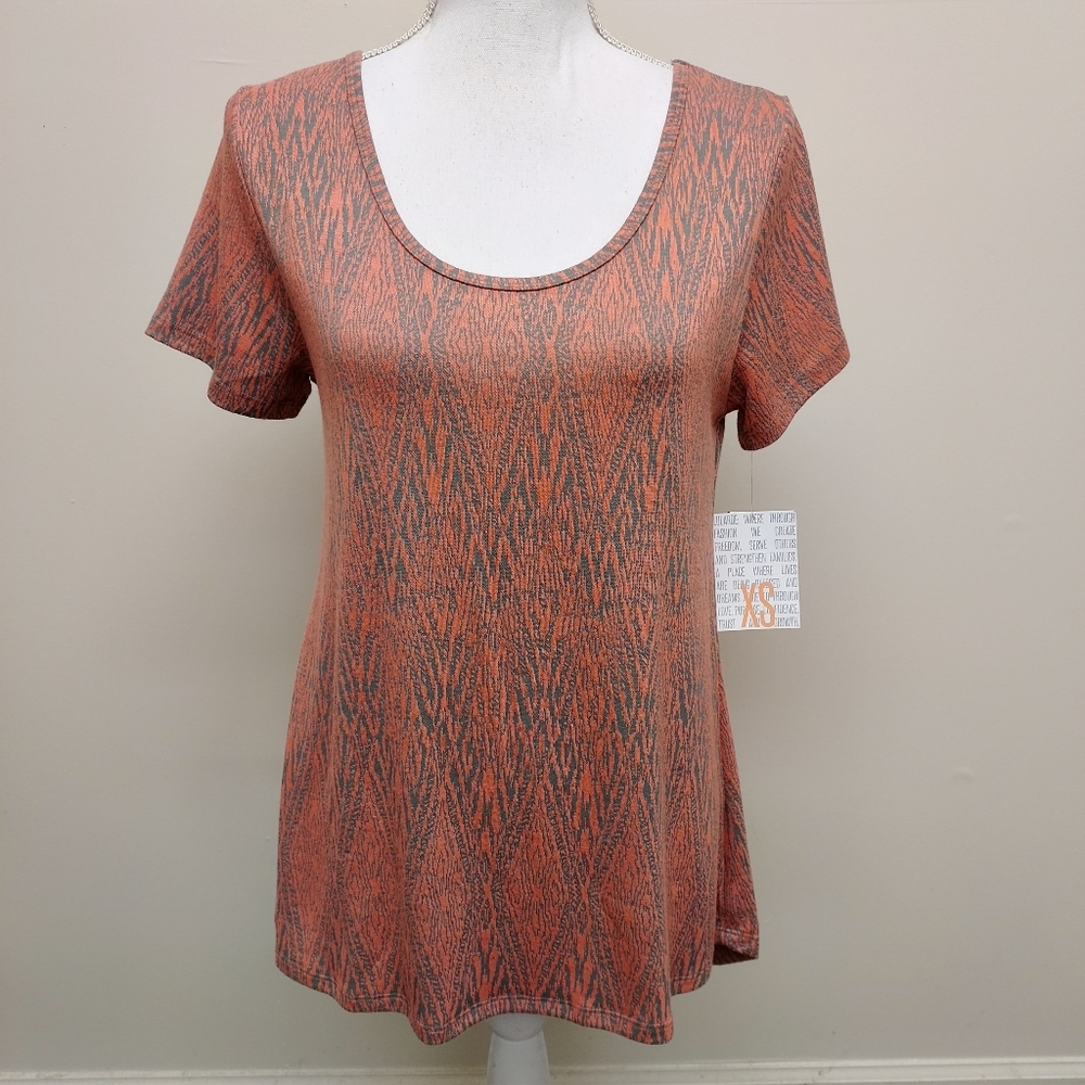 XS LuLaRoe Classic Tee